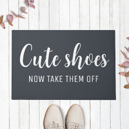 Tapete Calçados Bonitos Agora Tirem-Nos | Cinzas Escuras