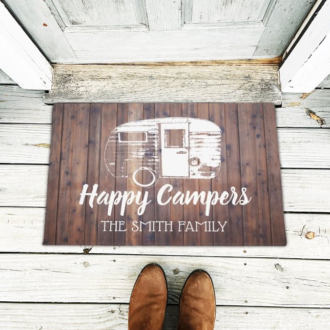Tapete Campos Felizes, Rustic Camping Trailer Nome da Fam (Criador carregado)