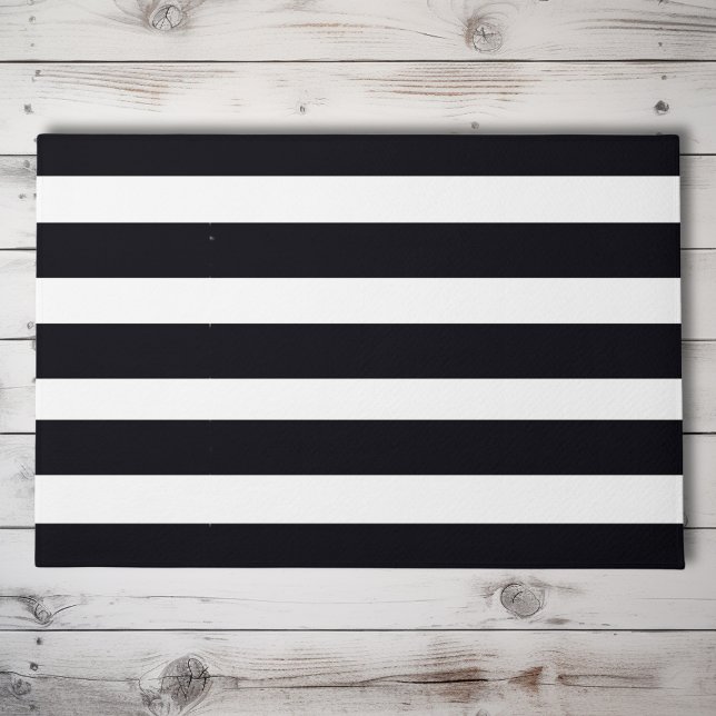 Tapete Chic Negro e Branco Moderno Lançado ao Exterior (Black & white striped front doormat. Minimalist, classic modern chic elegance. Simple perfection!)