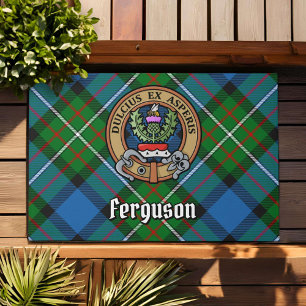 Tapete Clan Ferguson Crest sobre Tartan