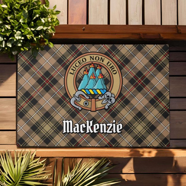 Tapete Clan MacKenzie Crest sobre Brown caçando Tartan (Criador carregado)