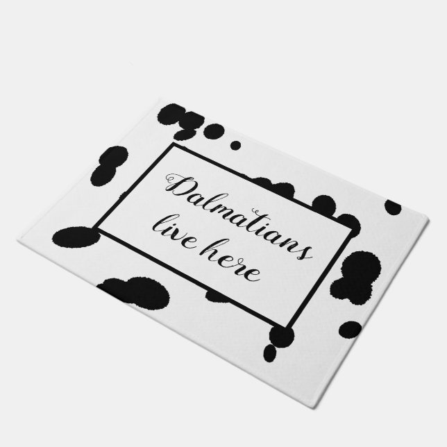 Tapete Dalmatianos Vivem Aqui Peles de Pele Negra (Inclinado)