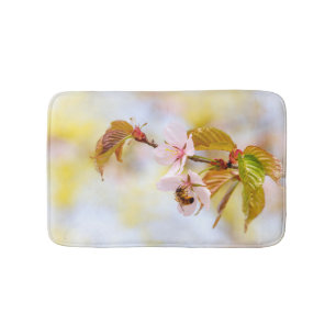 Tapete De Banheiro Abelha Em Uma Flor De Cerejeira