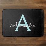 Tapete De Banheiro Aqua Teal Blue Script Girly Monographic Name<br><div class="desc">Preto e Azul Aqua Nome Simples do Monograma do Script Bath Mats. Isso faz da formatura perfeita,  aniversário,  casamento,  duche de noiva,  aniversário,  duche de bebê ou festa de solteira para alguém que ama luxo de vidro e estilos quicos.</div>