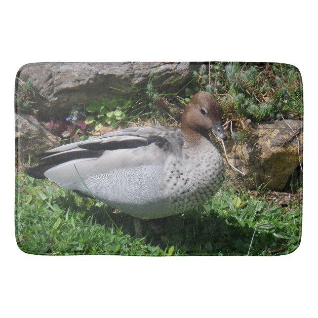Tapete De Banheiro Australian Wood Duck in Tranquil Garden (Frente)