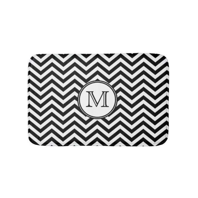 Tapete De Banheiro Chevron preto e branco Monogrammed (frente)
