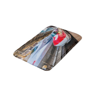 Tapete De Banheiro Dois Shinkansen na Estação de Tóquio