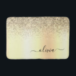 Tapete De Banheiro Dourada Glitter Girly Luxury Moderno Monograma Nom<br><div class="desc">Folha Dourada Folha Metálica Brilhante Metálica Brilhante Bruta Monograma Nome Bath Mats. Isso faz da formatura perfeita,  aniversário,  casamento,  duche de noiva,  aniversário,  duche de bebê ou festa de solteira para alguém que ama luxo de vidro e estilos quicos.</div>