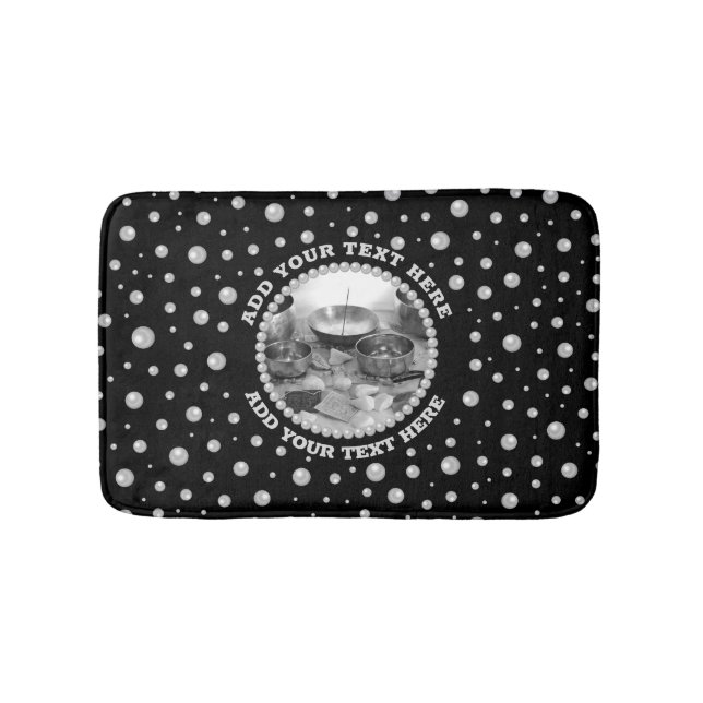 Tapete De Banheiro Foto Personalizada com Círculo de Pérolas em Preto (frente)