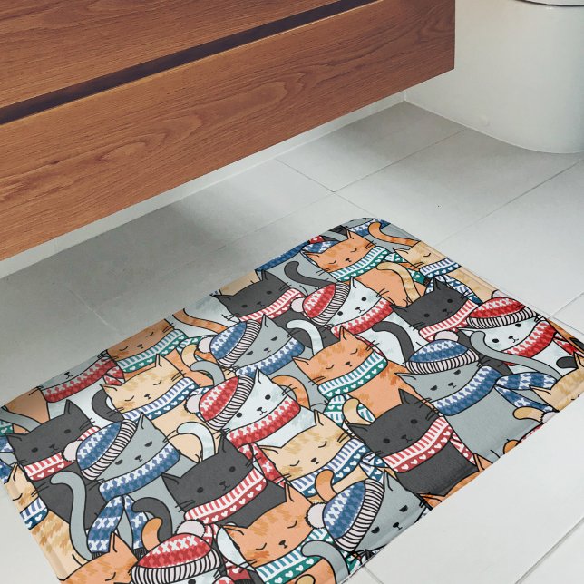 Tapete De Banheiro Gatos no padrão de escarpas e chapéus de inverno (Cats in Scarves Bath Mat)