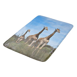 Tapete De Banheiro Girafas em pastagem ensolarada