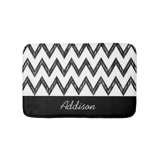 Tapete De Banheiro Lápis da Moda Preto e Branco Chevron Com Nome (frente)