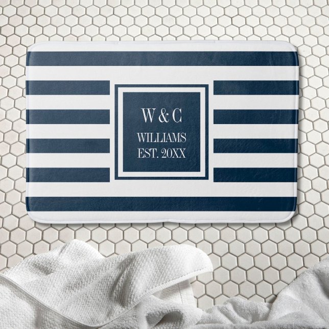 Tapete De Banheiro Marinho Monograma Personalizado -  Branco Azul (Personalized Monogram Navy Blue White Stripe Bath Mat)