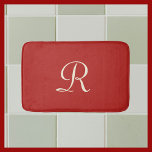 Tapete De Banheiro Matriz de Banho com Monograma Vermelho e Creme<br><div class="desc">Este tapete de banho pode ser qualquer cor de fundo que você selecionar - basta clicar em Personalizar. O fundo padrão é vermelho; Monograma é creme. Um presente de excelente para um casamento ou para um lar. Todos os Direitos Reservados © 2015 Alan & Marcia Socolik.</div>