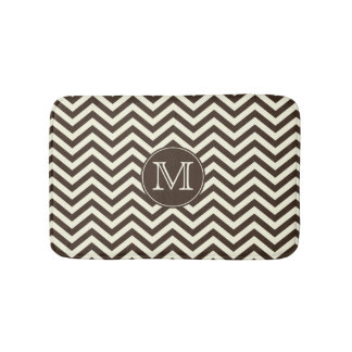 Tapete De Banheiro Monograma Brown e creme Chevron