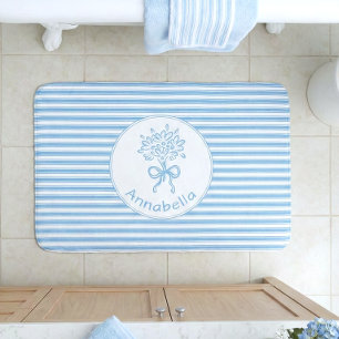 Tapete De Banheiro Monograma Preppy de Listra Azul e Branco Caprichos