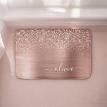 Tapete De Banheiro Monograma Rosa cor-de-rosa com Dourada de metal es<br><div class="desc">Rosa Dourado - Folha Cor-de-rosa esfarelada Metálica Faísca Metálica Glitter Brutado Monograma Nome Bath Mats. Isso faz a formatura perfeita,  aniversário,  casamento,  chá de panela,  aniversário,  chá de fraldas ou presente de festa de solteira para alguém que ama luxo de vidro e estilos quíticos.</div>