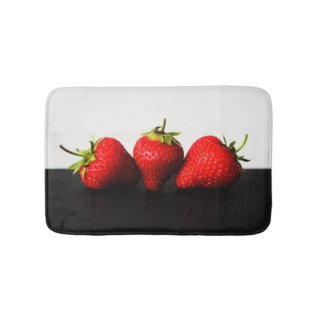 Tapete De Banheiro Morangos Em Branco Sobre Bmcna Preta (frente)