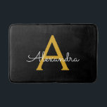 Tapete De Banheiro Nome do Monograma Rapariga de Script Moderno Doura<br><div class="desc">Bath Mats do Nome do Monograma Simples Preto e Ouro. Isso faz da formatura perfeita,  aniversário,  casamento,  duche de noiva,  aniversário,  duche de bebê ou festa de solteira para alguém que ama luxo de vidro e estilos quicos.</div>