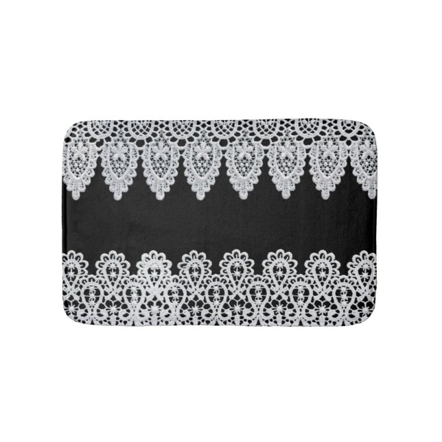 Tapete De Banheiro O laço branco forma uma beira delicada contra o (frente)