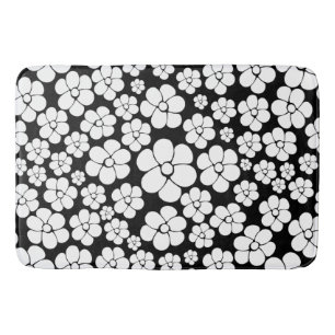Tapete De Banheiro Padrão de Flor Retroativo em Branco em Preto