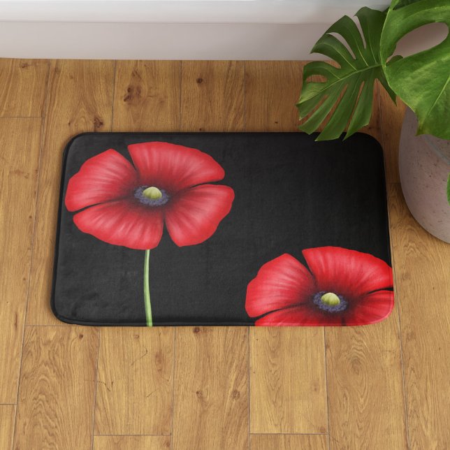 Tapete De Banheiro Papagaios Pretos Florais e Vermelhos Bath Mat (Pop this poppy bath mat in your bathroom for a lovely pop of color)