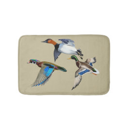 Tapete De Banheiro Patos Canvasback, Mallard e Wood voando