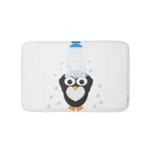 Pinguim bonito que toma um chá