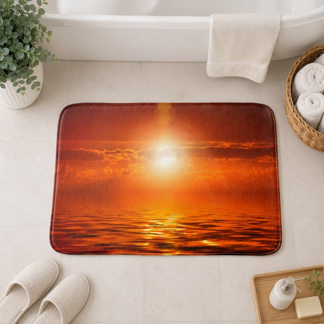 Tapete De Banheiro Pôr do Sol Tranquilo Laranja Céu Dourado Sobre o M (Tranquil Sunset Orange Golden Sky Over Sea Ocean Bath Mat)