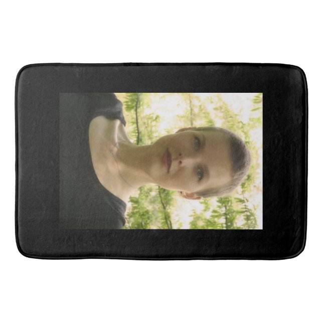 Tapete De Banheiro Retrato de uma Jovem Senhora (Frente)