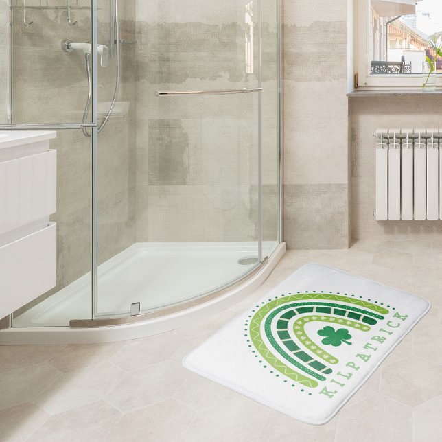 Tapete De Banheiro Rua, o Arco-Íris do Patrick | Rock Whimsical Feliz (St. Patrick's Rainbow | Happy Whimsical Shamrock Bath Mat)