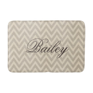 Tapete De Banheiro Rustic Linen Beige e Taupe Chevron Monograma