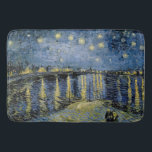 Tapete De Banheiro Starry Night Vincent van Gogh<br><div class="desc">Algodão em Cordeville. Vincent Willem van Gogh. Paisagem noturna em tons azuis e amarelos escuros. Há uma ponte sobre o rio. No primeiro plano, um homem e uma mulher caminham pelo cais. As estrelas estão brilhando no céu. Reprodução de famosas imagens de arte no dominio público.</div>