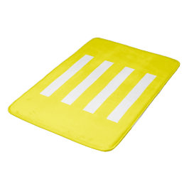 Tapete De Banheiro Stripes no meio. Amarelo brilhante e branco.