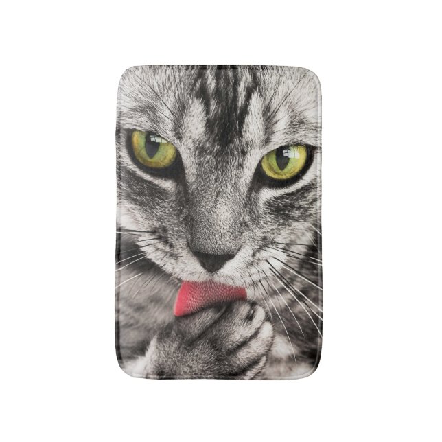 Tapete De Banheiro Tabby Cat Licing Paw (Frente Vertical)