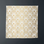 Tapete De Parede Art Deco: Elegância Dourada-Branca.<br><div class="desc">Art Deco Pattern. Lado branco e fundo dourado. Conchas metálicas ou escamas para revestimento de rendas. Design geométrica minimalista. Linhas de safra. Motivos dos anos 1920-30. Condecoração de casamentos vintage de luxo Roaring 20s Art: Metallic Shells and Geométrico decor. Art Deco Elegance: Conchas Metálicas e Linhas Vintage. padrão, deco, ouro,...</div>