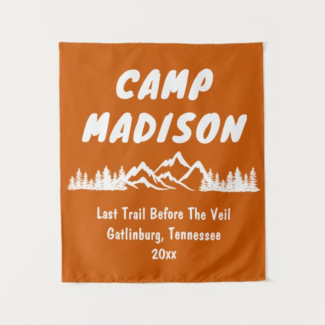 Tapete De Parede Camp Bachelorette Mountain Party Sign (Frente)