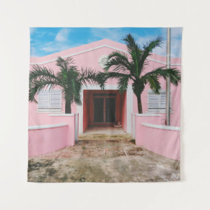 Tapete De Parede Casa de betão rosa e branco perto de árvores ver