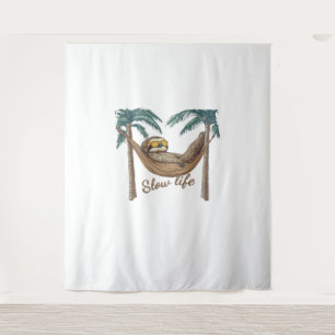 Tapete De Parede Chillin' Sloth em uma camiseta de Hammock Oversize