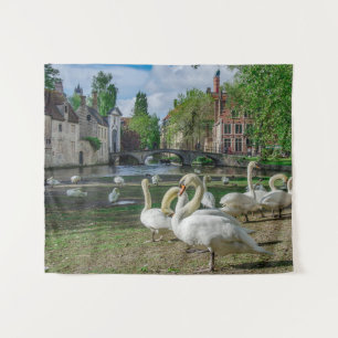 Tapete De Parede Cisnes brancas no centro de Bruges