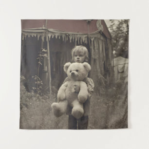 Tapete De Parede Criança Fantasma na Tenda de Circo Vintage Abandon