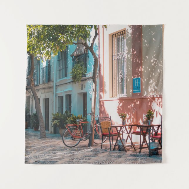 Tapete De Parede Duas mesas marrons lá fora (Frente)