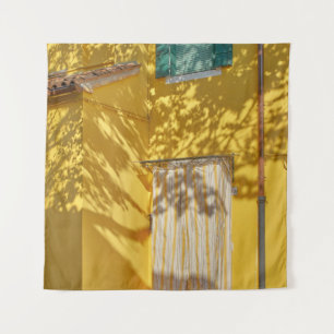 Tapete De Parede Edifício amarelo pintado em betão