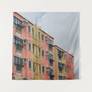 TAPETE DE PAREDE EDIFÍCIO DE CONCRETO AMARELO E VERMELHO SOB NUVEN