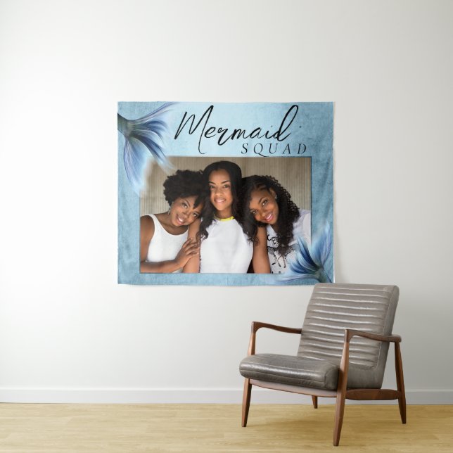 Tapete De Parede Equipe Sereia Ice Blue | Muted Glam Friends Photo (In Situ (Horizontal))