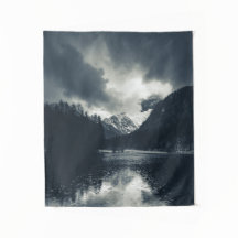 Escuridão e chuva em Zgornje Jezersko, Eslovênia