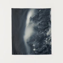 Tapete De Parede Escuridão e nuvens brancas sobre as montanhas