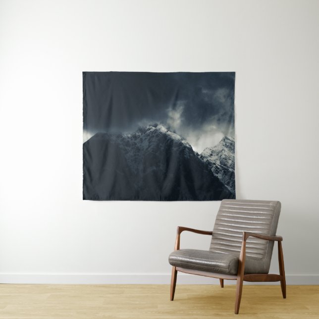 Tapete De Parede Escuridão e nuvens de tempestade sobre montanhas (In Situ (Horizontal))