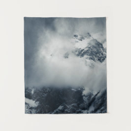 Tapete De Parede Escuridão e nuvens misteriosas sobre a montanha