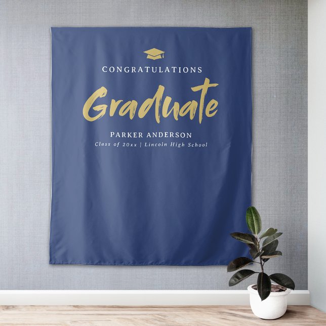 Tapete De Parede Festa de formatura de Script de Pincel Dourado Azu (Blue Gold Modern Brush Script Graduation Party Tapestry)